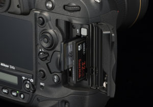 Nikon-D4S-memory-slots