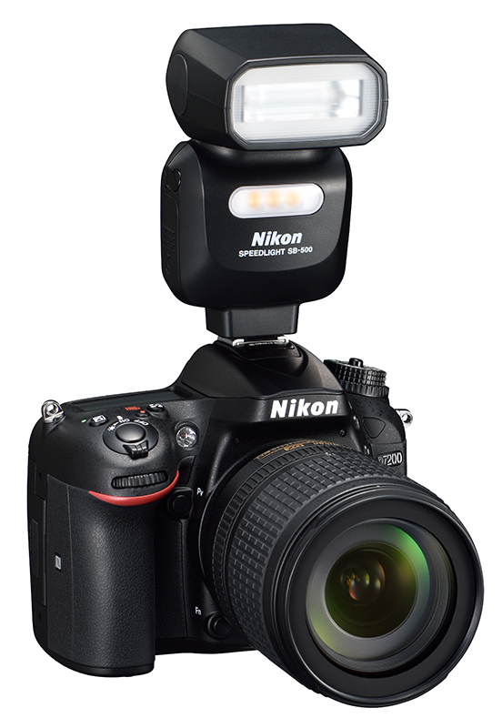 Nikon-D7200-DSLR-with-speedlight
